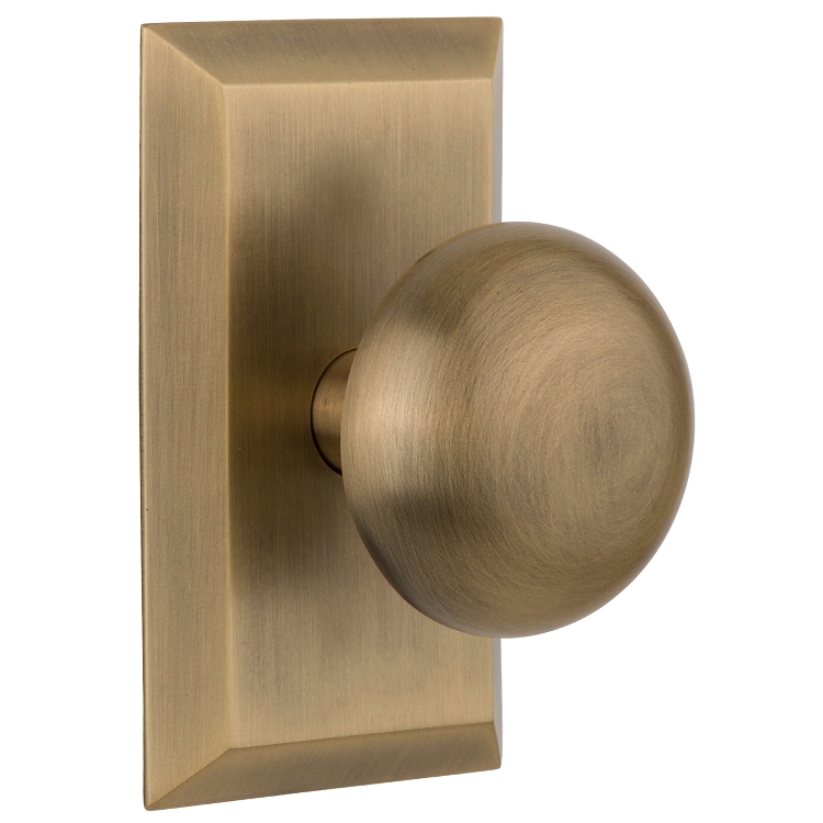 Nostalgic Warehouse Studio Plate with New York Knob