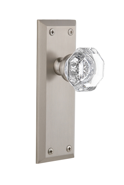 Grandeur Fifth Avenue Plate with Chambord Knob