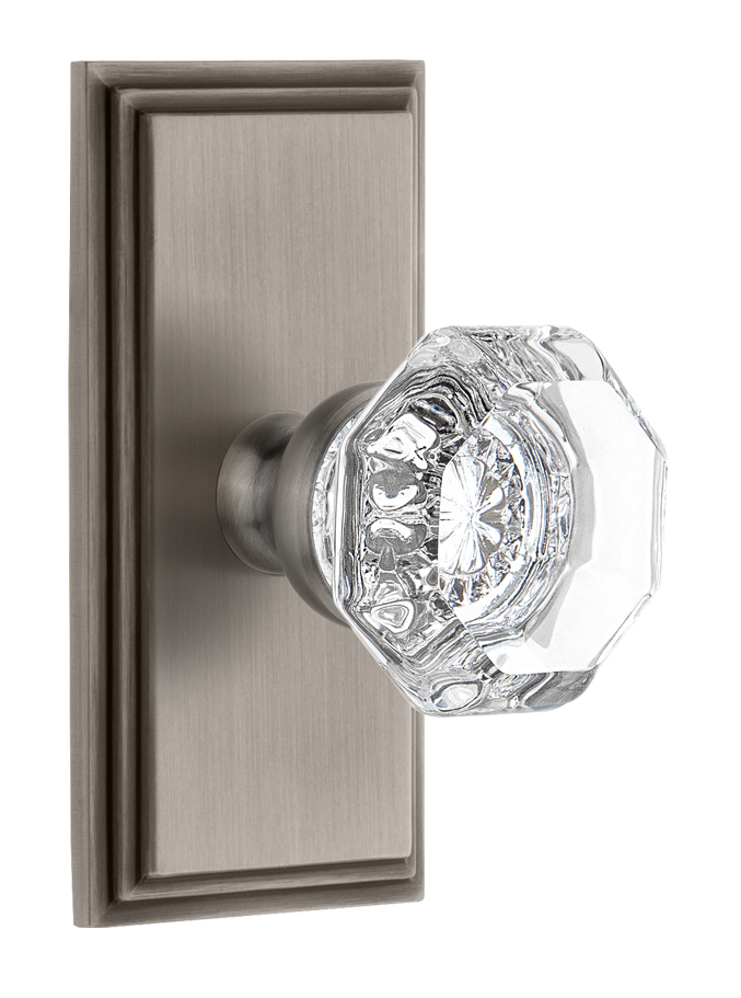 Grandeur Carre Plate with Chambord Knob