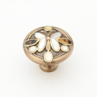 Schaub Heirloom Butterfly Treasures 1 1/2 inch Round Knob in Antique Brass
