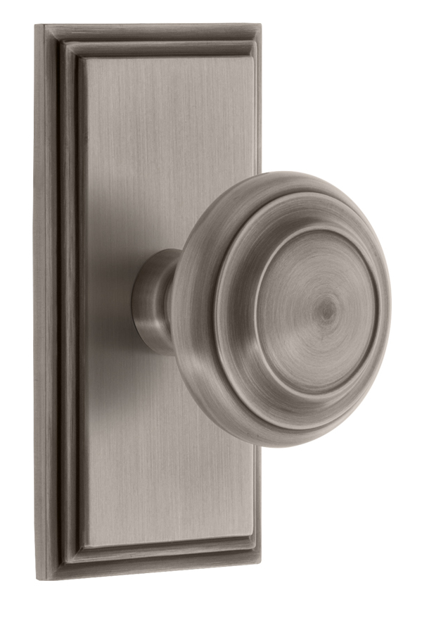 Grandeur Carre Plate with Circulaire Knob