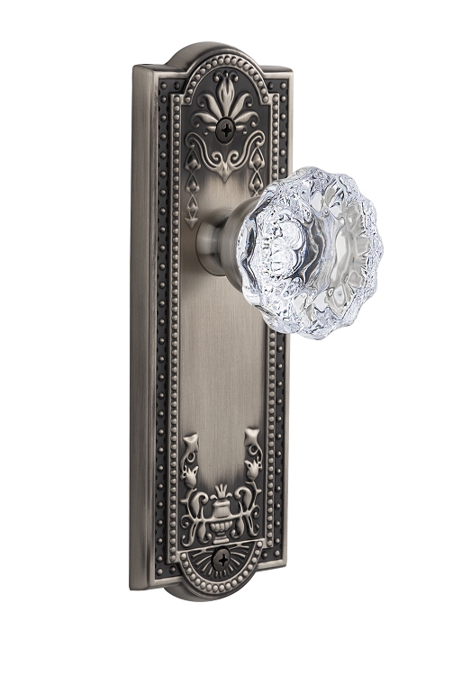 Grandeur Parthenon Plate with Fontainebleau Knob