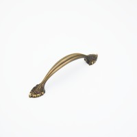 Schaub Corinthians 6 inch CC Cabinet Pull in Redington Brass